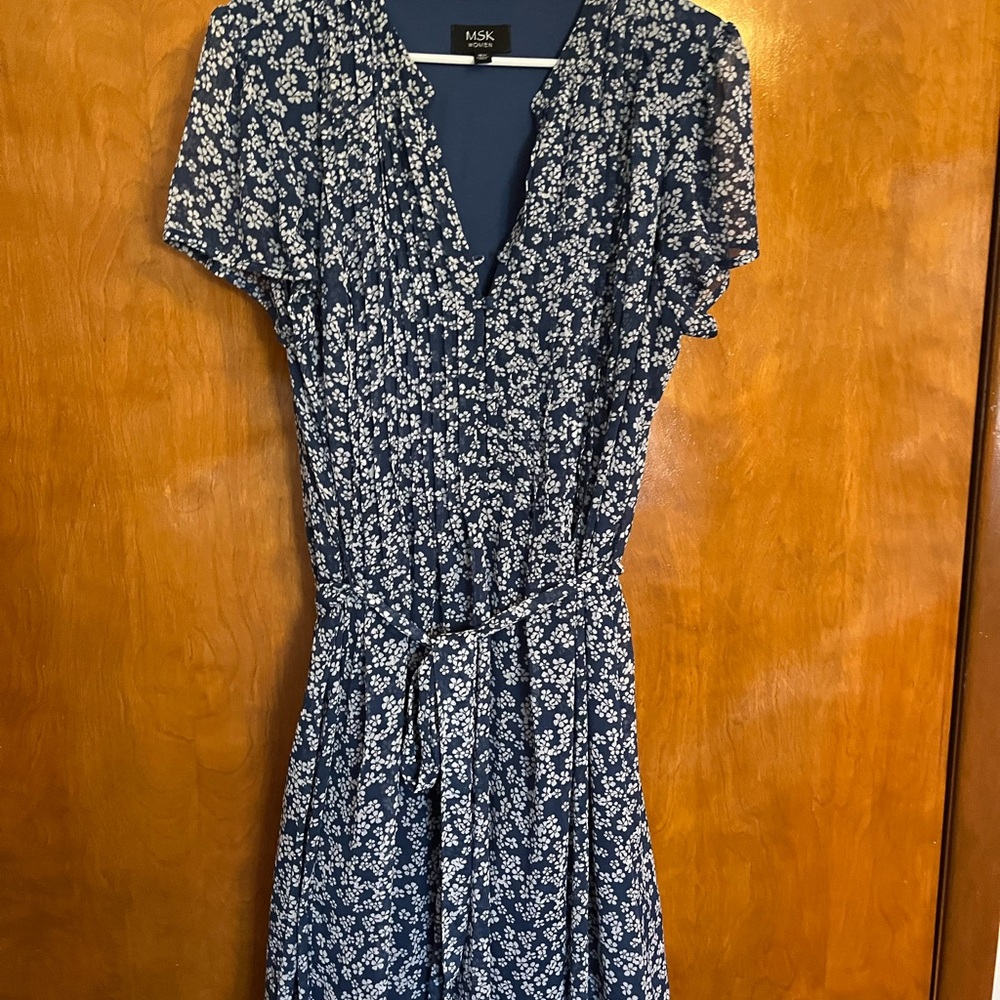 MSK Blue and White Flutter Sleeve Midi Sundress